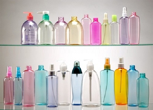 Lượng vi khuẩn tương đương với... bồn cầu trong các chai nhựa tái sử dụng